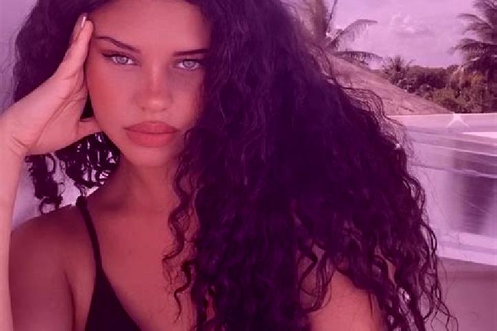 Eleanor, 26, a black brown-eyed latina companion based in Bastida de Dossi. Offering Couples, Striptease, Fetish. Available for incall and outcall, day and e...