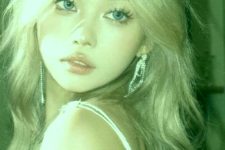 Eleanor, 26, a blonde amber-eyed asian companion based in Prosimna. Offering GFE, Fetish, Travel Companion, Striptease. Available for incall and outcall, day...