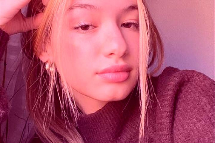 Eleanor, 26, a blonde brown-eyed asian companion based in Rakitna. Offering Girlfriend Experience, Domination, Overnight. Available for incall and outcall, d...