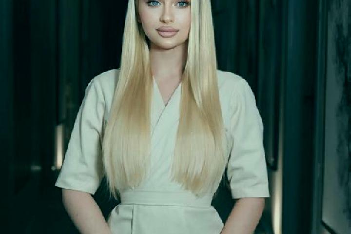 Eleanor, 26, a blonde dark-eyed mediterranean companion based in Velke Revistia. Offering Massage, Tantra, Erotic Massage, Striptease. Available for incall a...