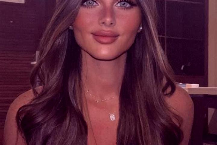 Eleanor, 26, a brunette dark-eyed caribbean companion based in Limbodi. Offering Roleplay, Prostate Massage, Fetish. Available for incall and outcall, day an...