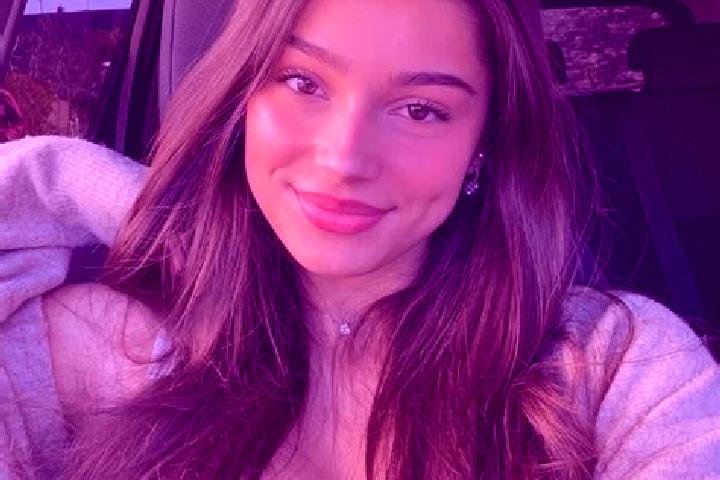 Eleanor, 26, a brunette green-eyed caribbean companion based in Nyland. Offering Domination, Party Girl, Duos, Overnight. Available for incall and outcall, o...