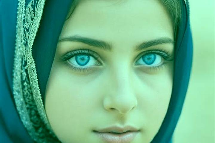 Eleanor, 26, a chestnut blue-eyed middle eastern companion based in San Rafael de Abajo. Offering A-Level, Domination, Party Girl. Available for incall and o...
