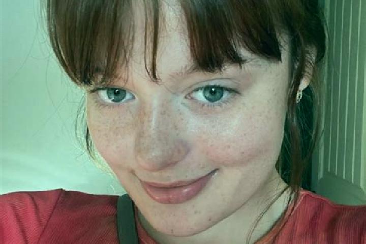 Eleanor, 26, a red dark-eyed mixed companion based in Sains-Richaumont. Offering BDSM, Party Girl, Striptease. Available for incall and outcall, overnight bo...