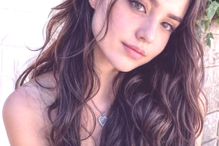 Eleanor, 26, a red hazel-eyed middle eastern companion based in Kramolna. Offering Couples, Deep French Kissing, Girlfriend Experience. Available for incall ...