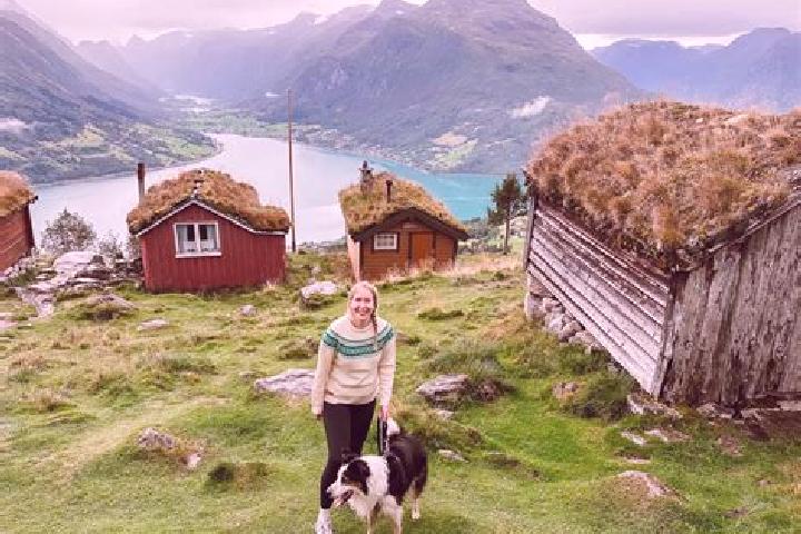 Eleanor, 26 — Escort in Fjellstrand, Norway
