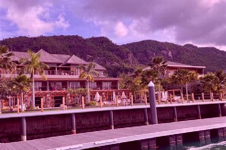 Eleanor, 26 — Escort in Roche Caiman, Seychelles