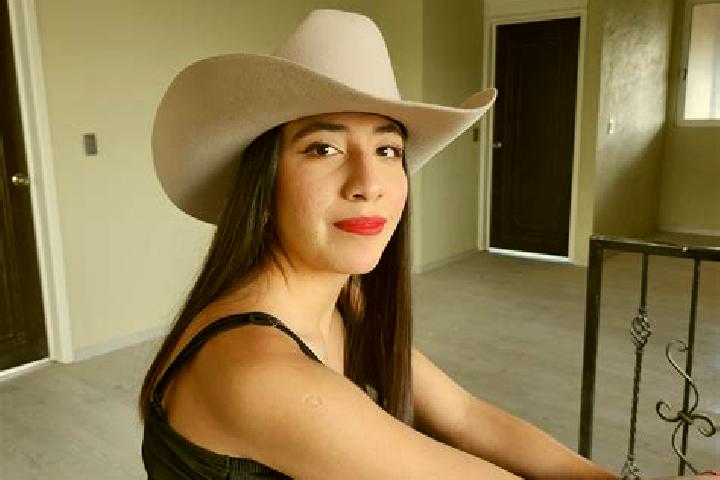 Eleanor, 26 — Escort in Santiago Tlapacoya, Mexico