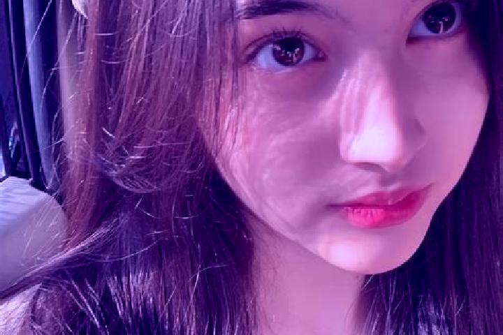 Eleanor, 26 — Escort in Sawo, Indonesia