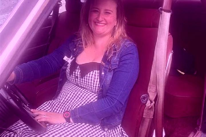 Eleanor, 26 — Escort in Verneville, France
