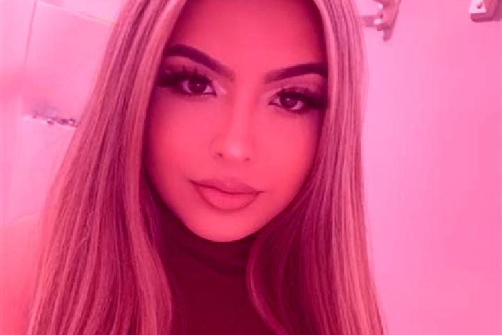 Eleanor, 27, a blonde amber-eyed latina companion based in Tsvetochnoye. Offering Dinner Date, OWO, Erotic Massage, Overnight. Available for incall and outca...