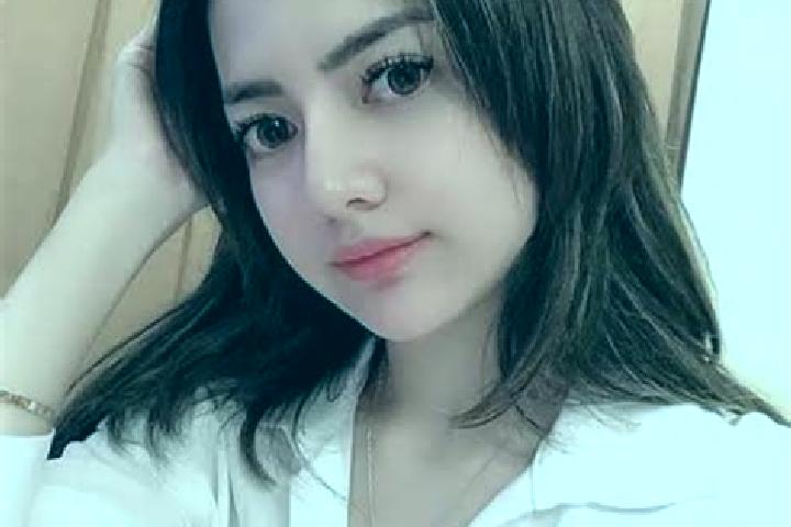 Eleanor, 27 — Escort in Desa Nasol, Indonesia