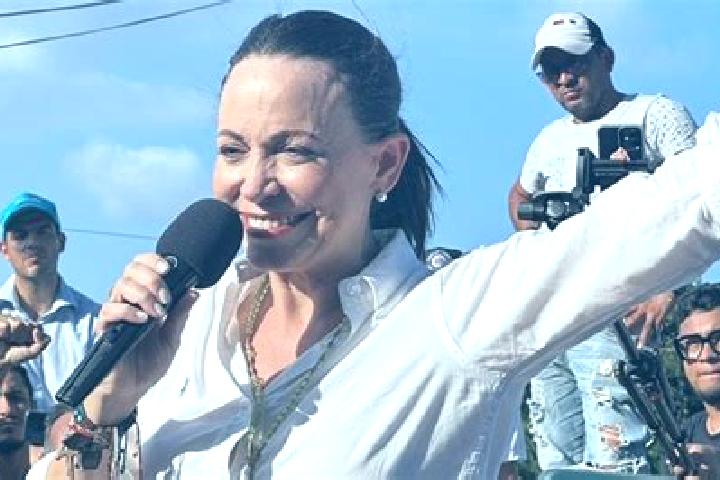 Eleanor, 27 — Escort in La Tendida, Venezuela