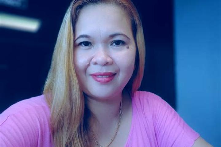 Eleanor, 27 — Escort in New Sibonga, Philippines