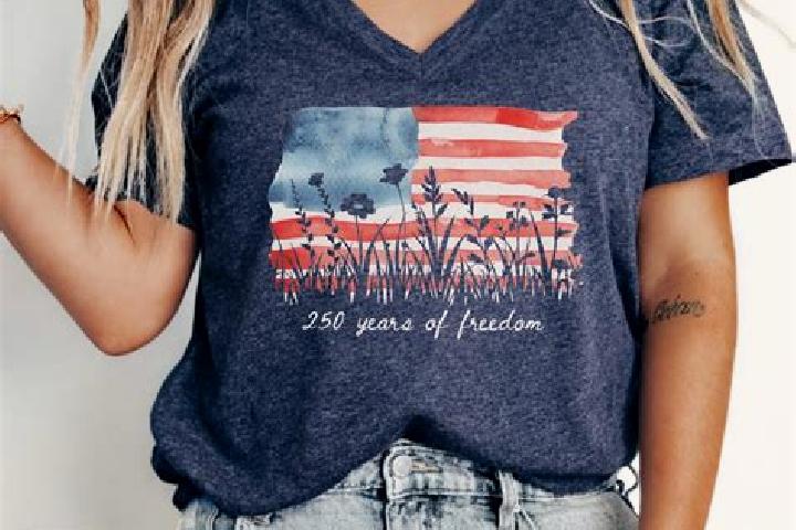 Eleanor, 27 — Escort in North Freedom, United States
