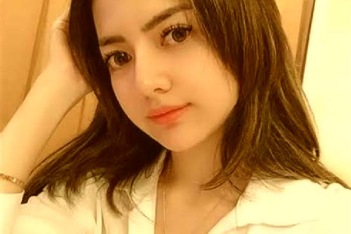 Eleanor, 27 — Escort in Sitimerto, Indonesia