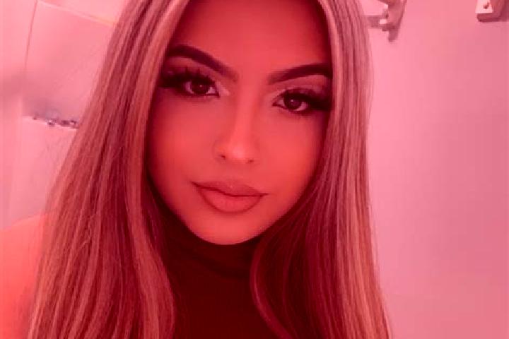 Eleanor, 28, a blonde amber-eyed latina companion based in Birinci Asiqli. Offering Party Girl, Striptease, Fetish, Couples, BDSM. Available for incall and o...