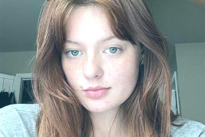 Eleanor, 28, a red dark-eyed mixed companion based in Montipouret. Offering GFE, Couples, Erotic Massage, CIM. Available for incall and outcall, day and even...