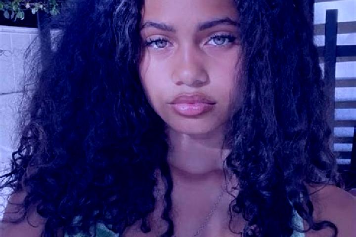 Eleanor, 28, a red green-eyed mixed companion based in Cameri. Offering 69, Overnight. Available for incall and outcall, day and evening dates.