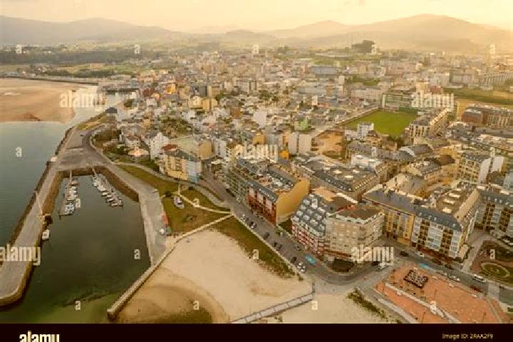 Eleanor, 28 — Escort in Foz, Spain