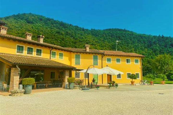 Eleanor, 28 — Escort in Pieve d Olmi, Italy