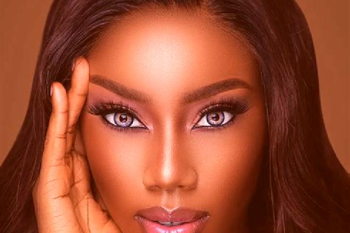 Eleanor, 29, a auburn blue-eyed ebony companion based in Dolus-d Oleron. Offering Domination, Roleplay, Striptease, Prostate Massage, Travel Companion. Avail...