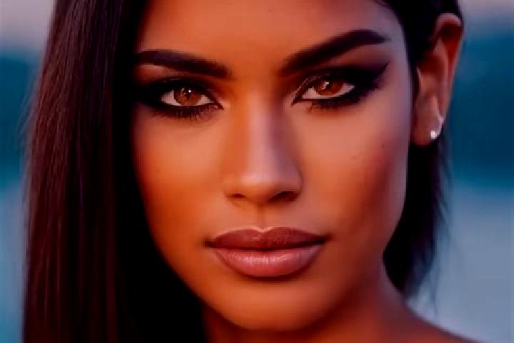 Eleanor, 29, a dark blonde green-eyed latina companion based in Labor de Santa Barbara. Offering Overnight, Roleplay, Prostate Massage, Domination, Stripteas...