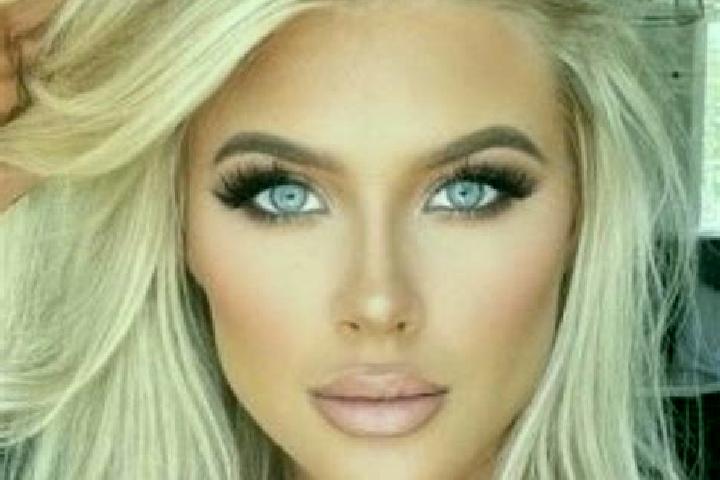 Eleanor, 29, a platinum blonde blue-eyed indian companion based in Cimahi. Offering Fetish, CIM, A-Level. Available for incall and outcall, day and evening d...