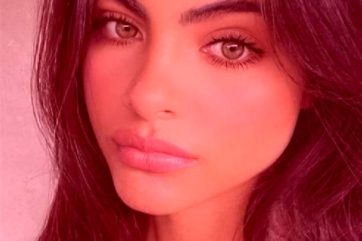 Eleanor, 29, a red dark-eyed indian companion based in Laives. Offering Prostate Massage, Dinner Date, BDSM, 69, Fetish. Available for incall and outcall, ov...