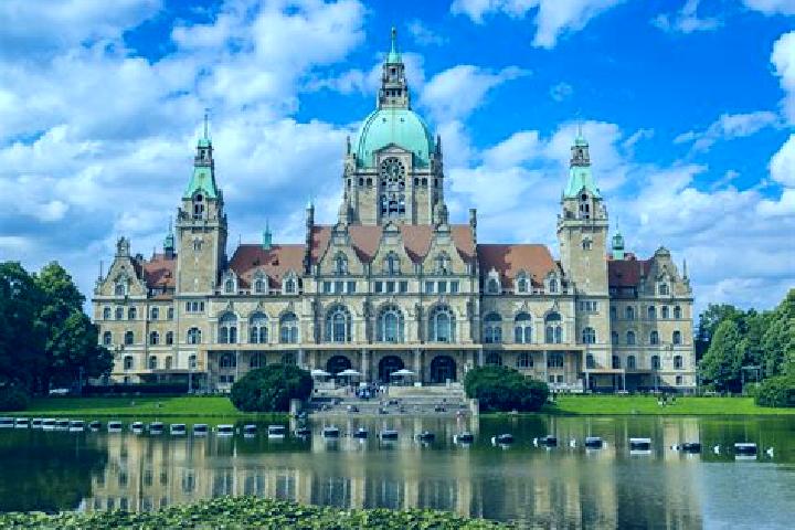 Eleanor, 29 — Escort in Clenze, Germany
