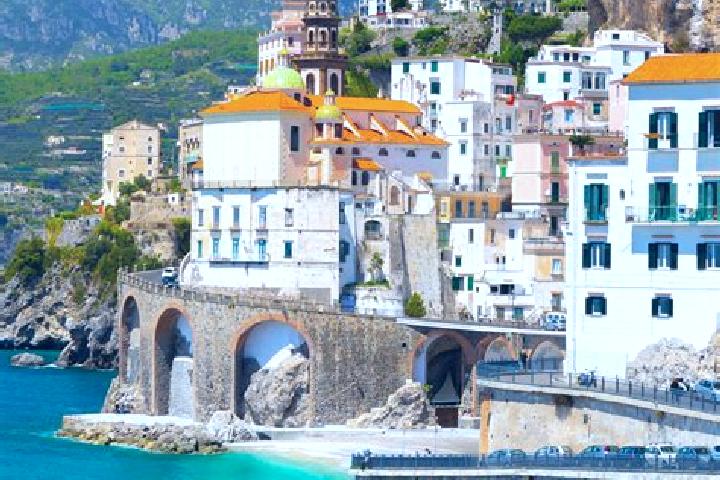 Eleanor, 29 — Escort in Plesio, Italy