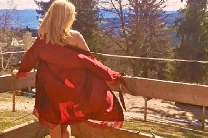 Eleanor, 29 — Escort in Preitenegg, Austria