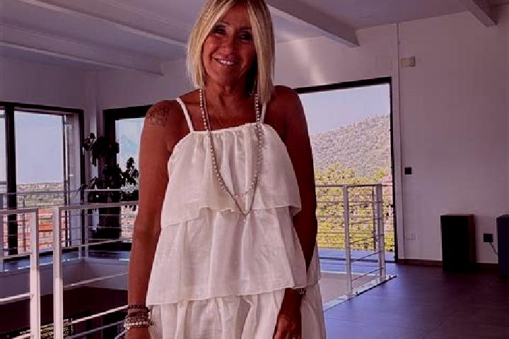 Eleanor, 29 — Escort in Romagnano Sesia, Italy
