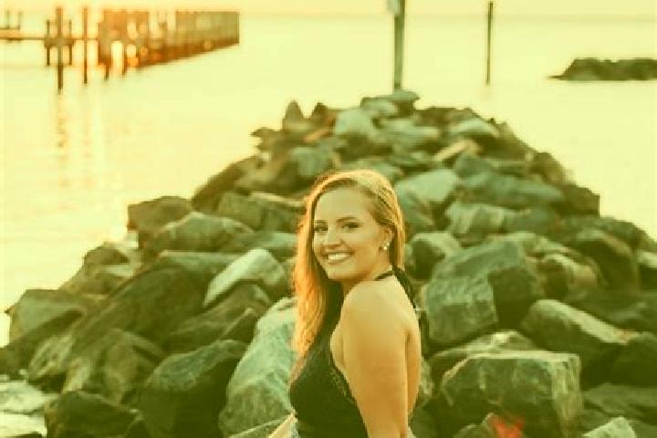 Eleanor, 29 — Escort in Westover, United States