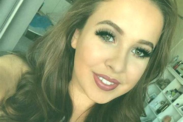 Eleanor, 30, a auburn brown-eyed middle eastern companion based in Marssac-sur-Tarn. Offering Domination, Prostate Massage, Couples. Available for incall and...