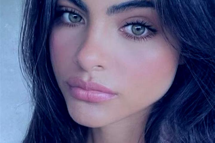 Eleanor, 30, a auburn dark-eyed indian companion based in Plogastel-Saint-Germain. Offering OWO, Striptease, Fetish, Erotic Massage. Available for incall and...
