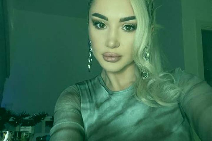 Eleanor, 30, a blonde brown-eyed middle eastern companion based in Blagodarnyy. Offering GFE, Party Girl. Available for incall and outcall, day and evening d...
