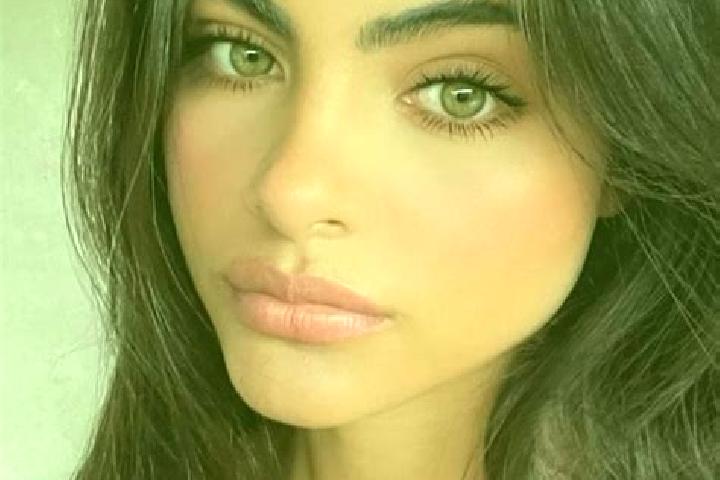 Eleanor, 30, a brunette green-eyed ebony companion based in Phaltan. Offering Dinner Date, Girlfriend Experience, Erotic Massage, Prostate Massage. Available...