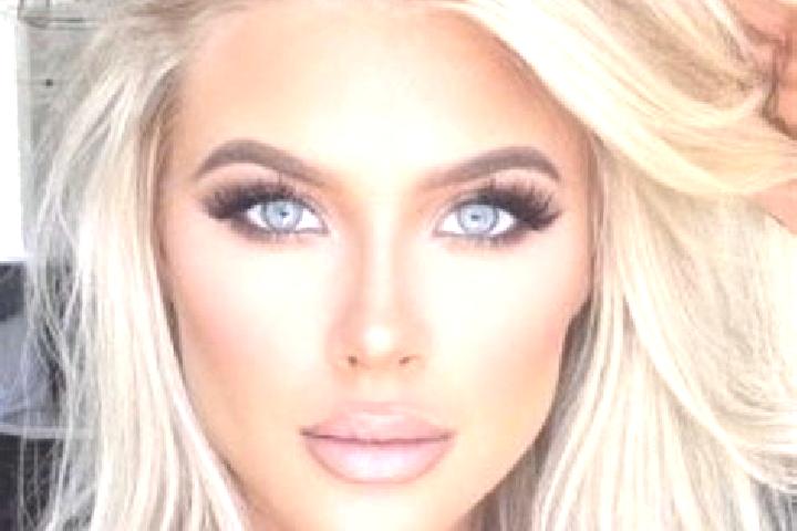 Eleanor, 30, a platinum blonde dark-eyed european companion based in Anse a Galets. Offering Tantra, 69, Roleplay, Duos, Couples. Available for incall and ou...