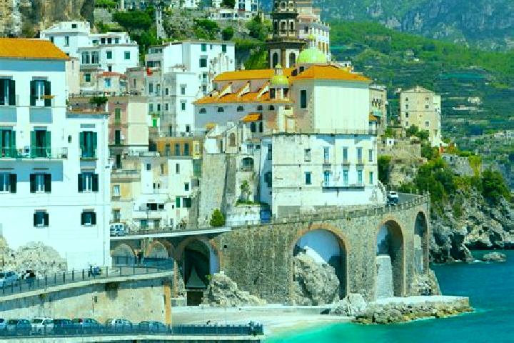 Eleanor, 30 — Escort in Abbadia, Italy