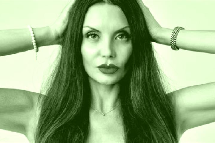 Eleanor, 30 — Escort in Romito Magra, Italy