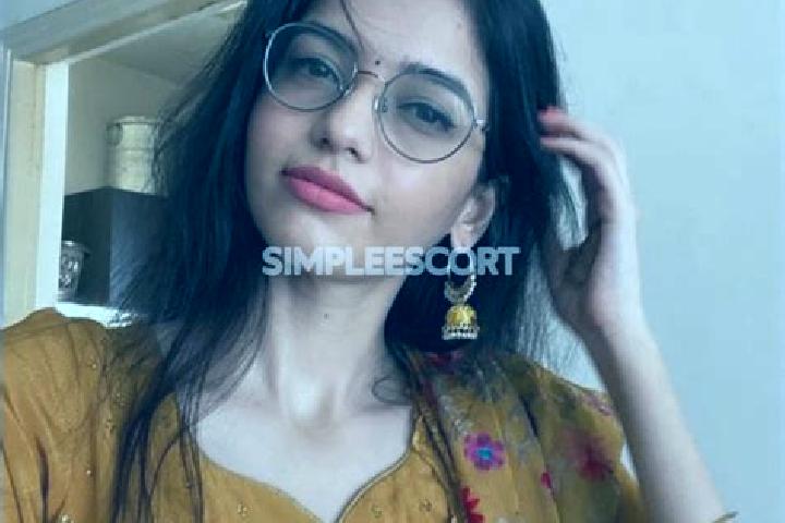 Eleanor, 30 — Escort in Surat, India