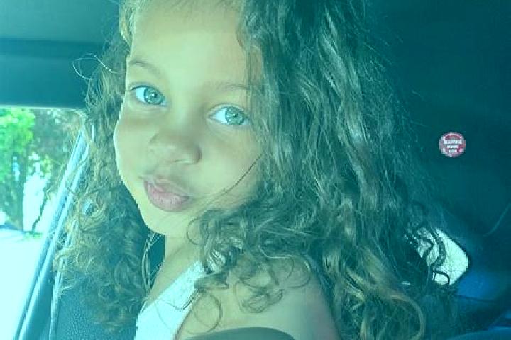 Eleanor, 31, a auburn blue-eyed mixed companion based in Cerrito de Zavala. Offering Erotic Massage, GFE, Travel Companion. Available for incall and outcall,...