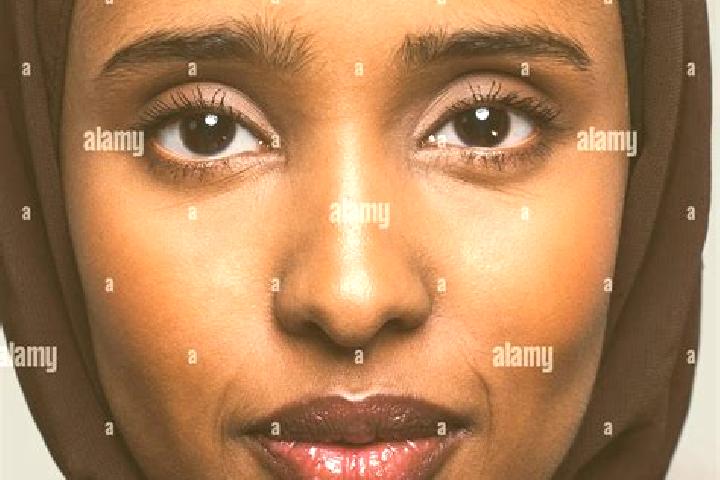 Eleanor, 31, a auburn brown-eyed middle eastern companion based in La Loma de San Mateo. Offering Roleplay, Dinner Date. Available for incall and outcall, ov...