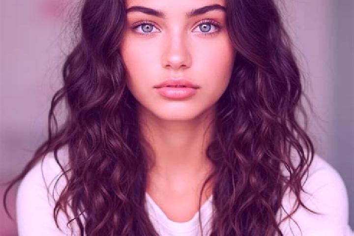 Eleanor, 31, a brunette green-eyed mediterranean companion based in Karben. Offering Striptease, Tantra, Massage, Domination. Available for incall and outcal...