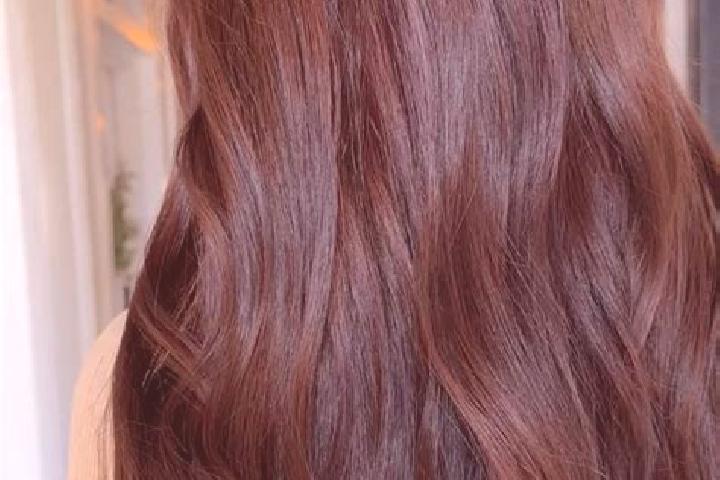Eleanor, 31, a red brown-eyed indian companion based in Hadzynka. Offering Fetish, BDSM, Party Girl. Available for incall and outcall, day and evening dates.