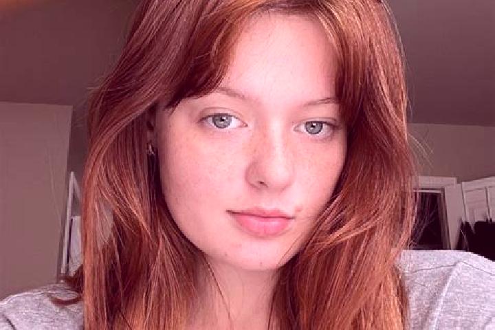 Eleanor, 31, a red brown-eyed latina companion based in Ngerulmud. Offering 69, Massage, A-Level, OWO. Available for incall and outcall, day and evening dates.