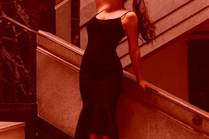 Eleanor, 32, a brunette grey-eyed latina companion based in Lugoff. Offering Erotic Massage, BDSM, Party Girl. Available for incall and outcall, day and even...