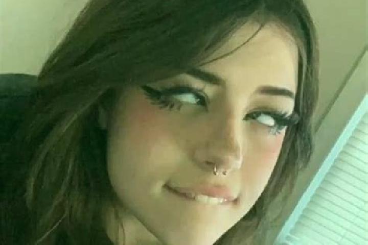Eleanor, 32, a red dark-eyed mediterranean companion based in Santa Clara. Offering Overnight, Party Girl, BDSM, 69, OWO. Available for incall and outcall, o...