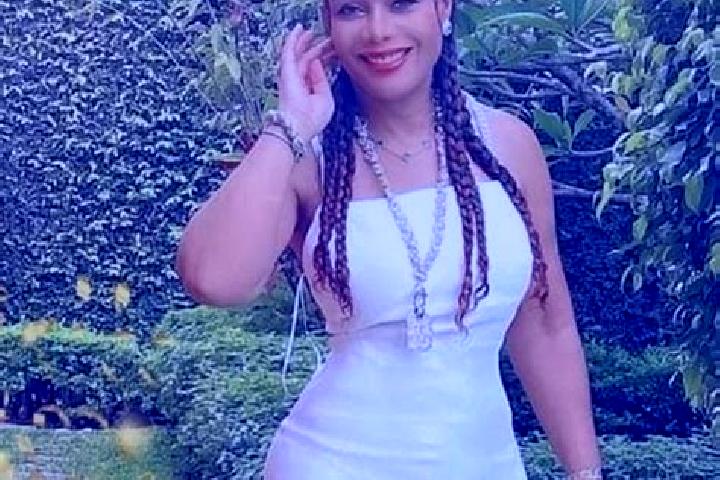 Eleanor, 32 — Escort in Guidiguis, Cameroon